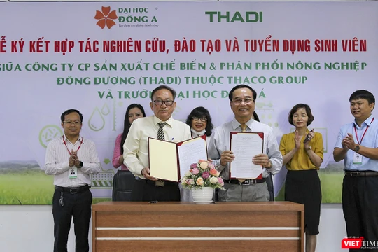 Đại diện THADI và Đại học Đông Á tại lễ ký kết hợp tác đào tạo