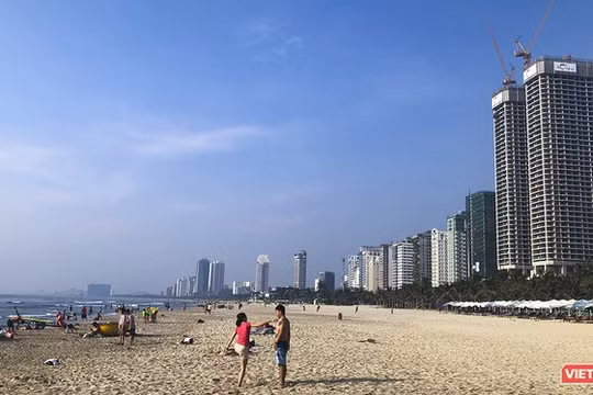 Một góc bãi biển Đà Nẵng