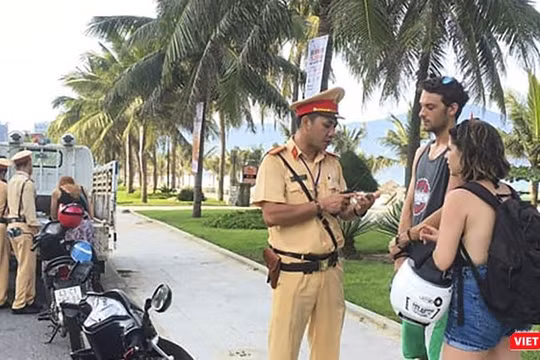 Lực lượng cảnh sát giao thông đang làm nhiệm vụ