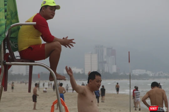 Một góc bãi biển du lịch Đà Nẵng