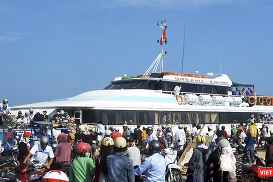 Từ ngày 9/3, Quảng Ngãi tạm dừng cấp phép cho du khách ra vào đảo Lý Sơn 