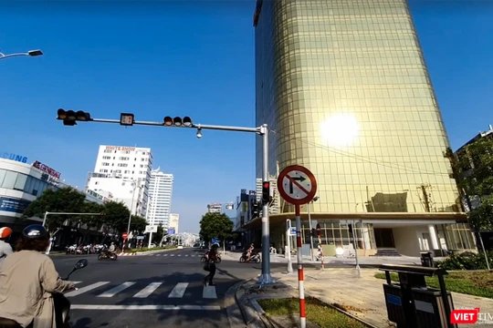 Tòa nhà Ngân hàng SHB (trên đường Nguyễn Văn Linh, quận Hải Châu)