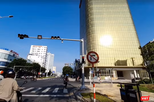 Tòa nhà Ngân hàng SHB (trên đường Nguyễn Văn Linh, quận Hải Châu)