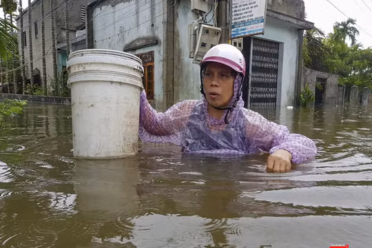 Cả nước đang hướng về ủng hộ người dân vùng lũ miền Trung.