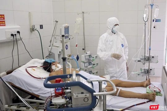 Bệnh nhân mắc COVID-19 đang được điều trị