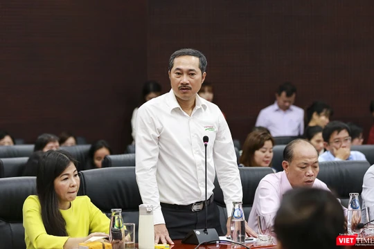 Ông Cao Trí Dũng - Chủ tịch Hiệp hội Du lịch TP Đà Nẵng phát biểu tại buổi gặp mặt cộngk đồng DN của UBND TP Đà Nẵng diễn ra sáng 4/3