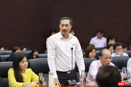 Ông Cao Trí Dũng - Chủ tịch Hiệp hội Du lịch TP Đà Nẵng phát biểu tại buổi gặp mặt cộngk đồng DN của UBND TP Đà Nẵng diễn ra sáng 4/3