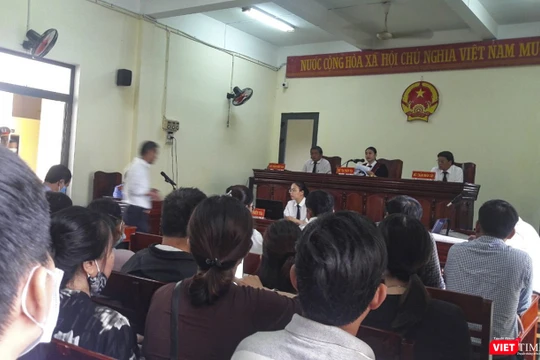 Quang cảnh một phiên xét xử