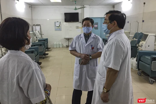 Đoàn kiểm tra số 1 của Bộ Y tế và Sở Y tế Hà Nội trong chuyến kiểm tra công tác chống dịch COVID-19 tại các bệnh viện chuyên khoa phổi, thận trên địa bàn TP.