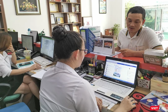 Các doanh nghiệp lữ hành dẫn chuyển sang cung cấp đơn hàng cho du khách qua internet, mạng xã hội