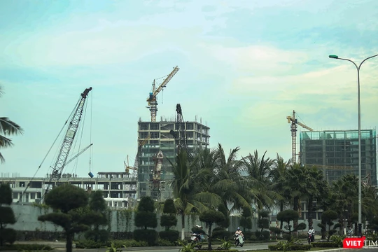Một góc Dự án khu đô thị quốc tế mới Đa Phước đang xây dựng dở dang