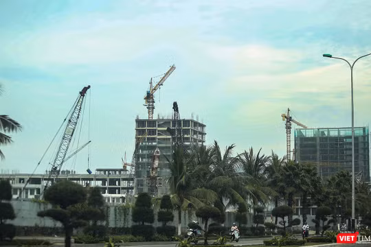 Một góc Dự án khu đô thị quốc tế mới Đa Phước đang xây dựng dở dang