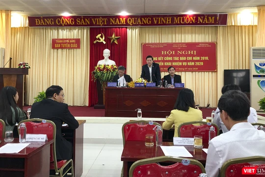 Ông Trần Đình Hồng - Trưởng Ban Tuyên giáo Thành ủy Đà Nẵng phát biểu tại hội nghị Tổng kết công tác báo chí năm 2019 và triển khai nhiệm vụ năm 2020