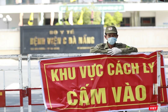 Bệnh viện C Đà Nẵng trong ngày phong tỏa đầu tiên