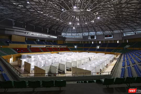 Toàn cảnh Bệnh viện dã chiến tại Cung thể thao Tiên Sơn (Đà Nẵng) đã hoàn thành hạng mục xây lắp