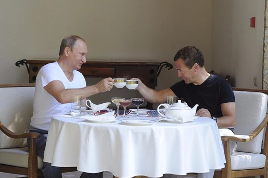 Tổng thống Nga, Putin có thói quen thưởng thức cafe sau bữa ăn sáng (Ảnh: Business Insider)