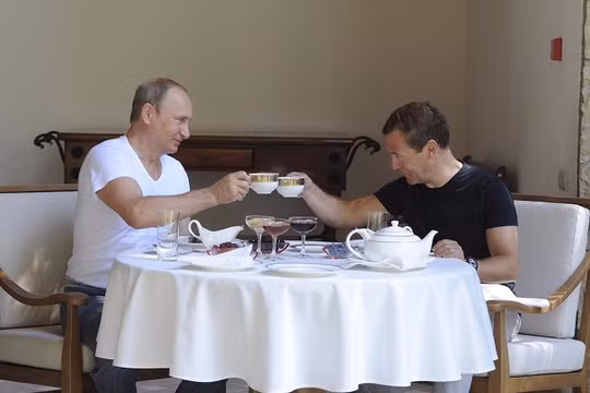 Tổng thống Nga, Putin có thói quen thưởng thức cafe sau bữa ăn sáng (Ảnh: Business Insider)