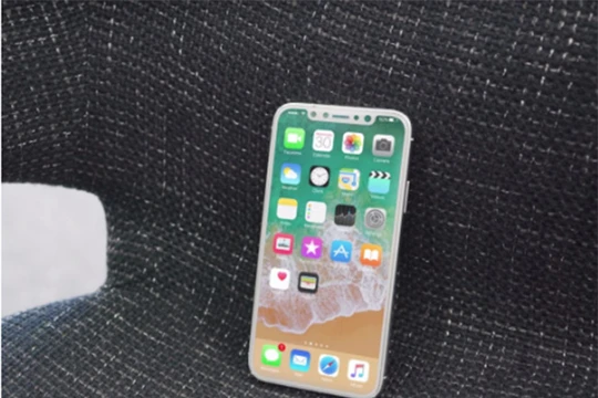 Màn hình hiển thị gần như toàn mành hình của iPhone 8