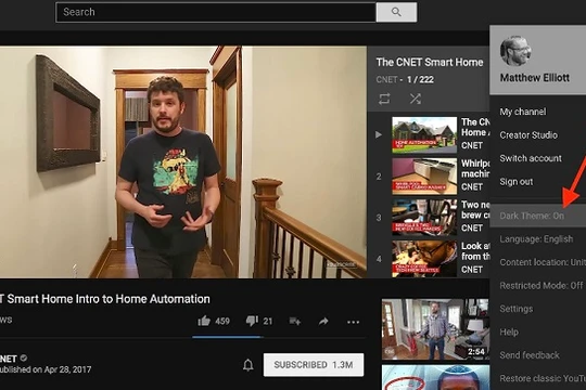Kích hoạt tính năng dark mode (ảnh Matt Elliot)