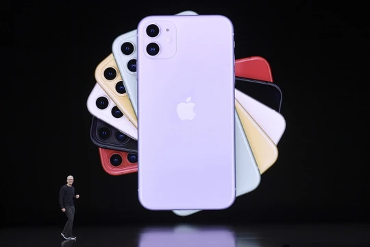 Tim Cook, CEO của Apple trong sự kiện ra mắt iPhone 11 được tại California, Mỹ. Ảnh: China Daily