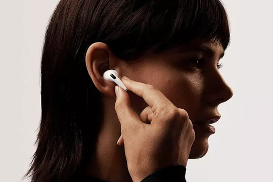 Nhu cầu về các thiết bị đeo trên thị trường đang tăng mạnh, đặc biệt là các sản phẩm tai nghe không dây. Ảnh: CNET