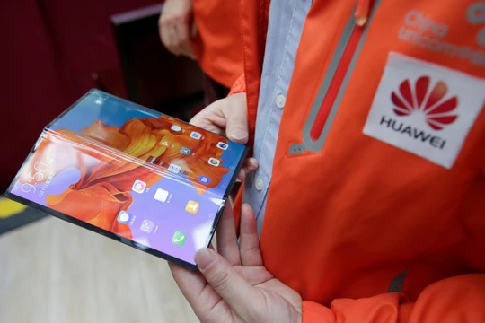 Ngày 14/6/2019, Vincent Pang, Phó Chủ tịch cao cấp của Huawei đã thông báo việc hoãn phát hành điện thoại gập Mate X đến tháng 9. Ảnh: Reuters