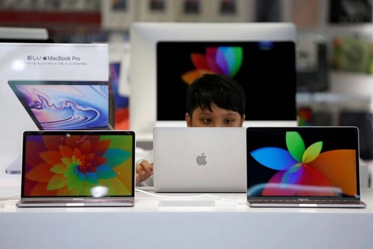 Cuộc điều tra độc quyền mới nhất của Nhật Bản nhằm vào nhà sản xuất iPhone. Ảnh: Reuters