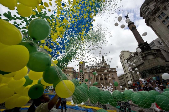 Tất cả bóng bay thả tại Sao Paulo được sản xuất bằng chất liệu có thể phân hủy tự nhiên để tránh ảnh hưởng tới môi trường. Nguồn: yandex