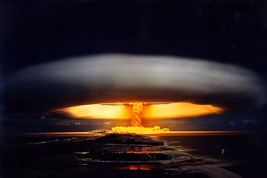 Đám mây hình nấm là hiện tượng xảy ra sau khi bom hạt nhân phát nổ. Nguồn: Business Insider