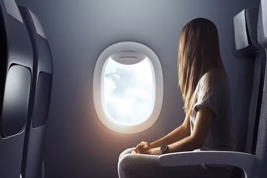 Mục đích của việc mở màn cửa sổ khi máy bay cất và hạ cánh là để đảm bảo an toàn cho cả chuyến bay. (ảnh: Henry Aquino) 