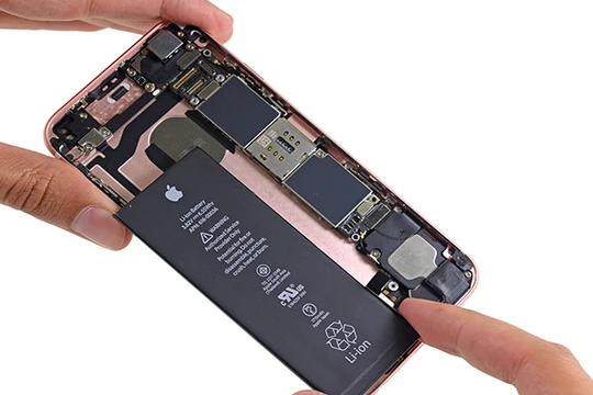 Trước khi thay thế pin, bạn hãy thử thực hiện những mẹo sau đây để khắc phục 3 lỗi thường gặp của pin iPhone.