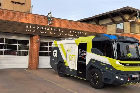 Mẫu xe cứu hỏa hoàn toàn chạy bẳng điện của Rosenbauer. 