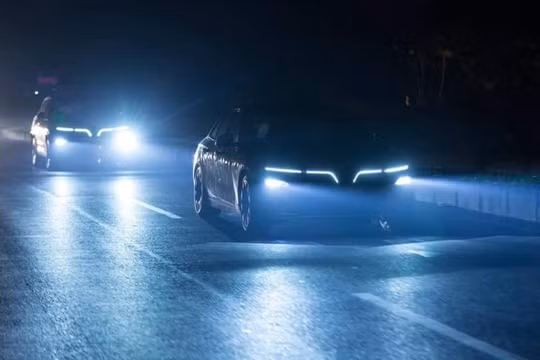 Đèn LED có nhiều ưu điểm vượt trội hơn so với đèn halogen và xenon. Ảnh BD.