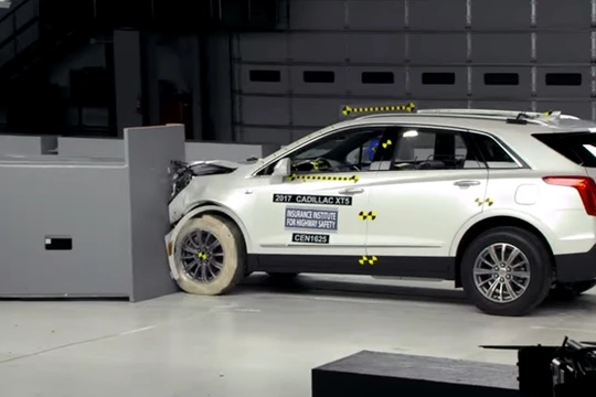 Ảnh minh họa: Thử nghiệm an toàn đối với xe ô tô. 