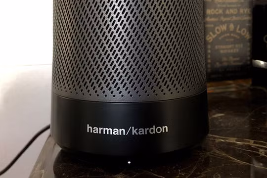 Loa thông minh Harman Kardon Invoke sẽ sớm nhận dạng được nhiều giọng nói. ẢNH: AFP