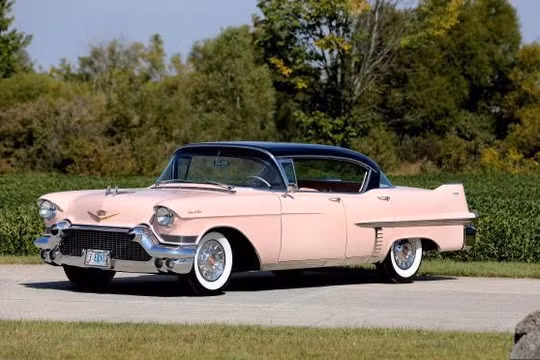 Chiếc Cadillac màu hồng của huyền thoại Elvis Presley. 