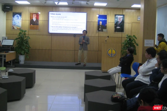 TS Vũ Văn Tích - Trưởng ban KHCN ĐHQG Hà Nội giới thiệu về mô hình khởi nghiệp spin off trong trường đại học