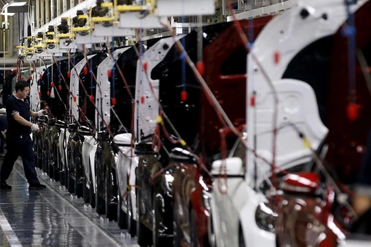  Nhà máy Beijing Benz Automotive sản xuất xe Mercedes-Benz là liên doanh giữa BAIC và Daimler