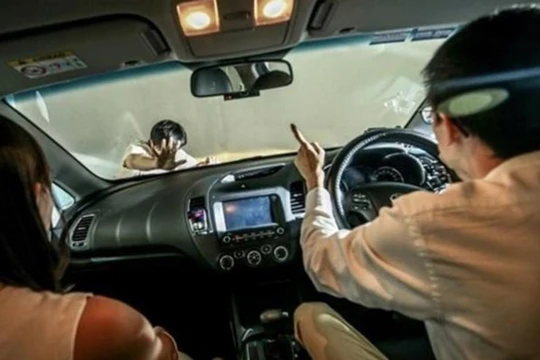 Lắp thêm phụ kiện không đúng cách có thể gây ra "hiểm họa". Ảnh MH. 