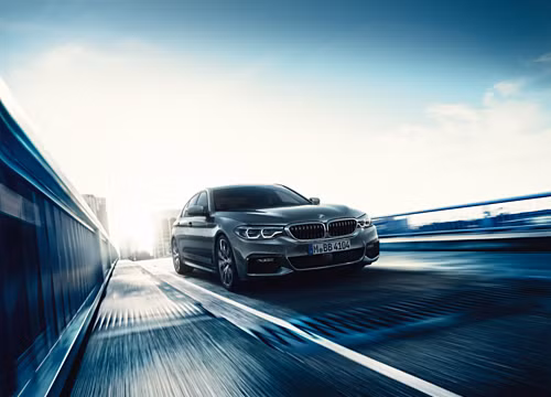 Khách hàng mua BMW 520i sẽ được miễn phí bảo dưỡng trong ba năm hoặc 30.000km.