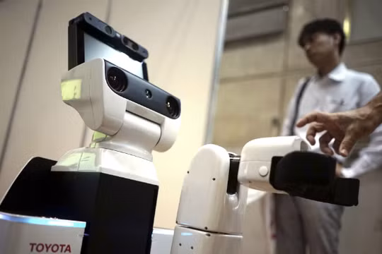 Trái ngược với những dự báo, phần lớn lao động được hỏi trong cuộc khảo sát của WEF lại tỏ ra lạc quan trước xu hướng tự động hóa và tiến bộ trong lĩnh vực robot, trí tuệ nhân tạo (AI). Ảnh: Toyota.