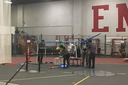 Các kỹ sư của Viện Công nghệ Massachusetts (MIT), Mỹ đã thử nghiệm thành công máy bay không người lái, không sử dụng động cơ đốt nhiên liệu hóa thạch 