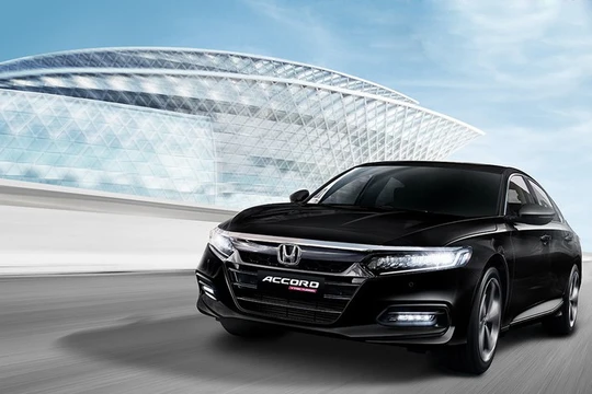 Honda Accord thế hệ thứ 10 