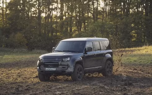 Land Rover Defender 2020 sẽ góp mặt trong phim James Bond.