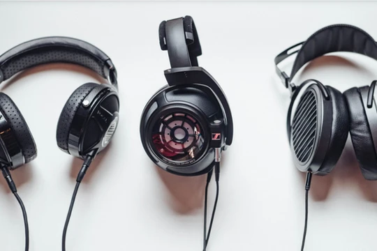 Một loại tai nghe có dây.