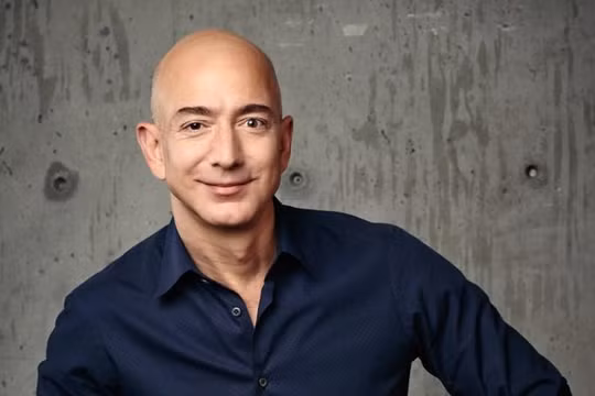 Jeff Bezos tin rằng ngay cả Amazon, dù đang cực kỳ thành công, cũng sẽ không tránh khỏi quy luật nghiệt ngã của thời gian. Ảnh: PC Mag.