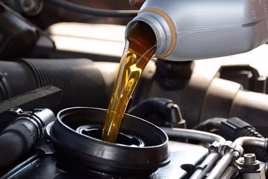 Dầu nhớt dùng cho ô tô cũng phải đảm bảo chất lượng