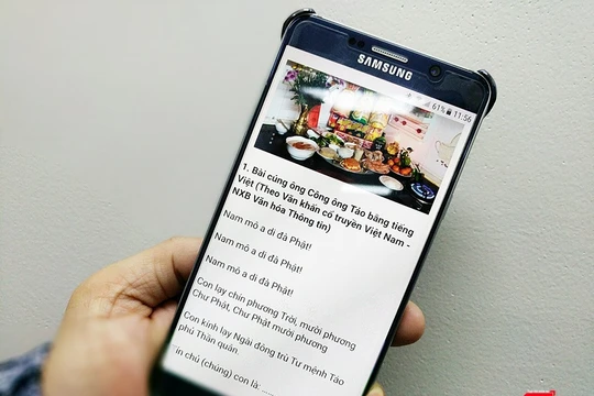 Có thể tìm bài khấn ông Táo bằng smartphone rất dễ dàng