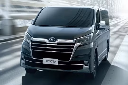 Toyota Granvia.