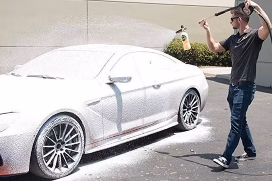 Công nghệ rửa xe không chạm liệu có sạch được bằng rửa xe truyền thống? 